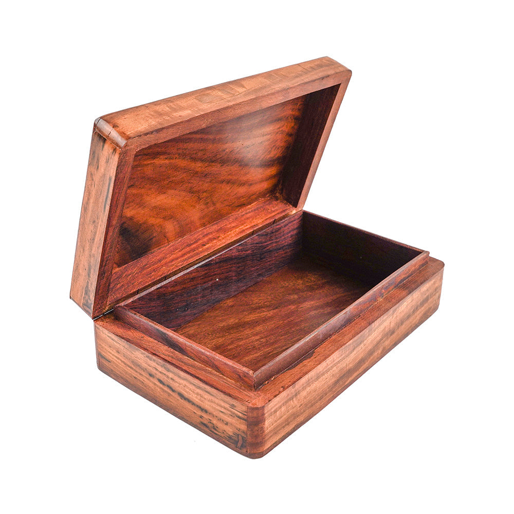 Marston chess pieces: Staunton style in double-weighted natural and black boxwood
